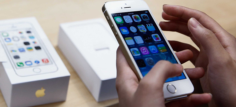 Apple iPhone atinge 40% din cota de piata a telefoanelor mobile din SUA