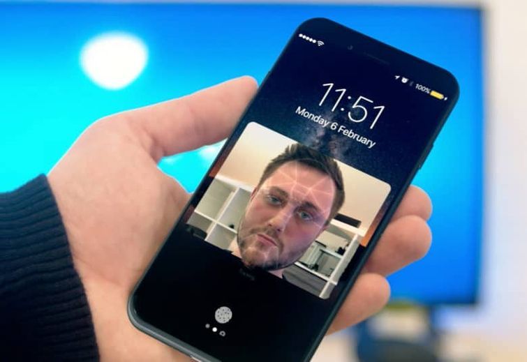 iPhone 8 cu recunoastere faciala?