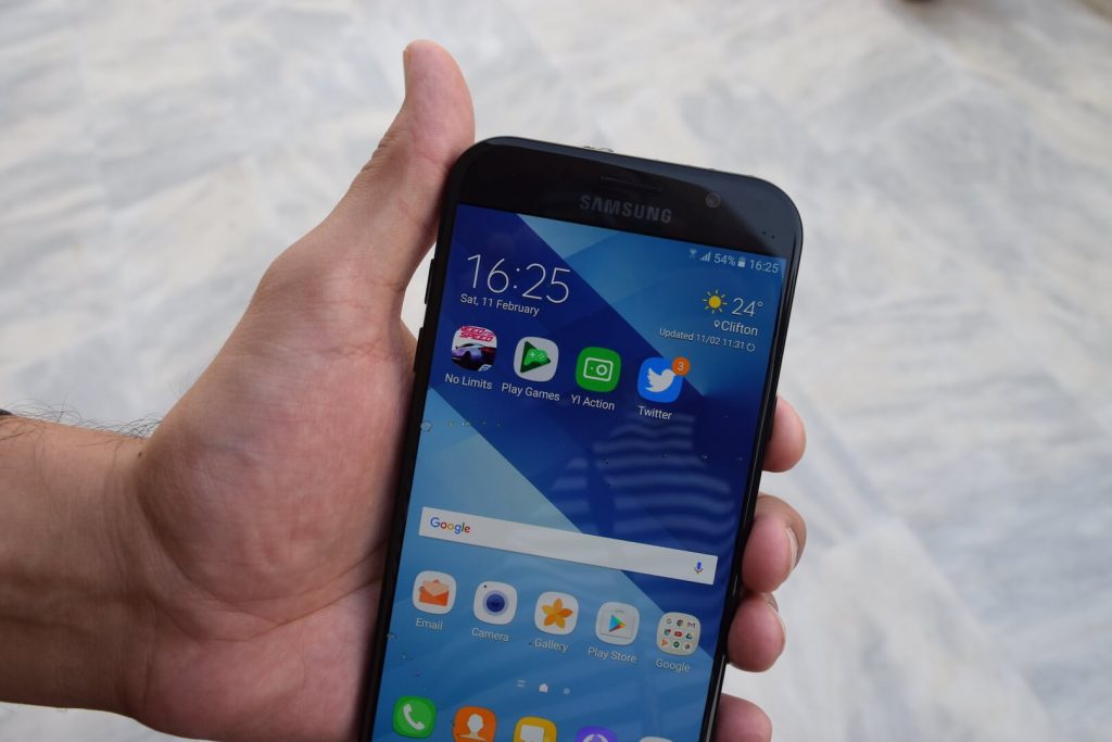 Samsung Galaxy A7 2017 review, pret, opinii, imagini si disponibilitate 5