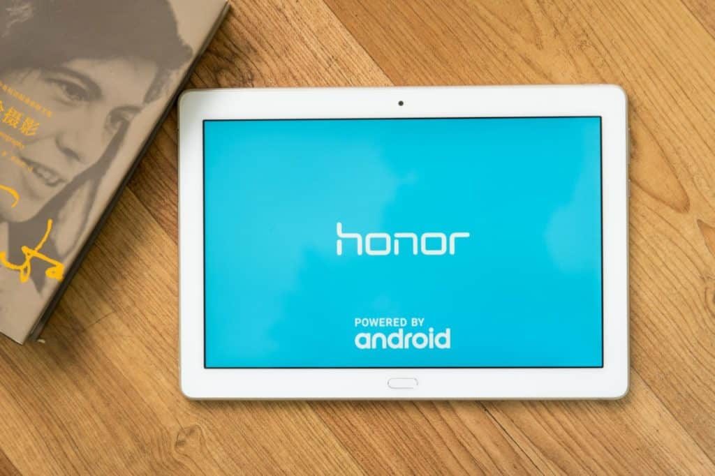 Honor Water Play tableta (1)